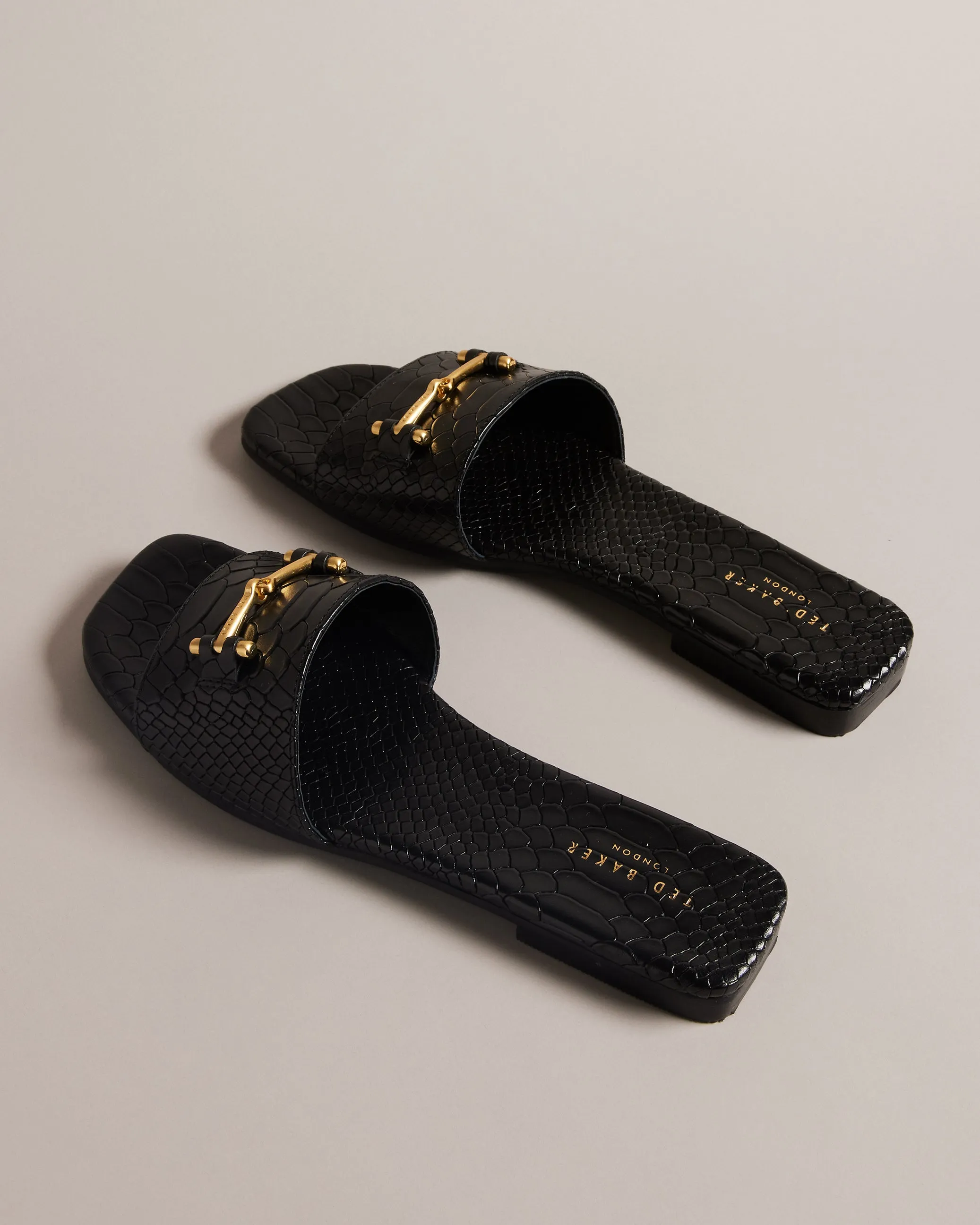 Ashinu Leather Equestrian Sandals Black