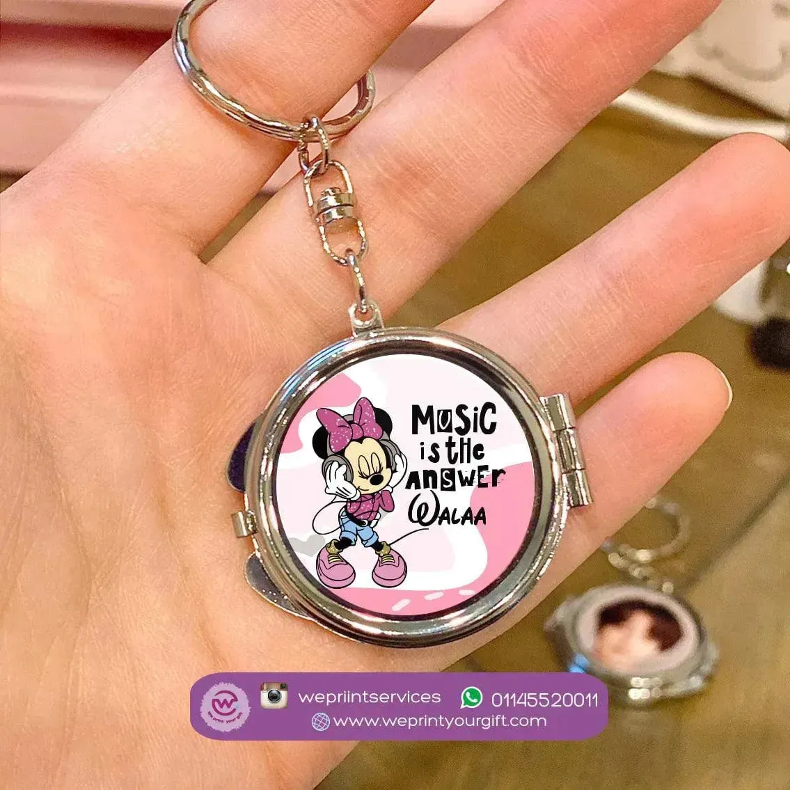 Metal Keychain -  With Inside Mirror - Minnie Mouse