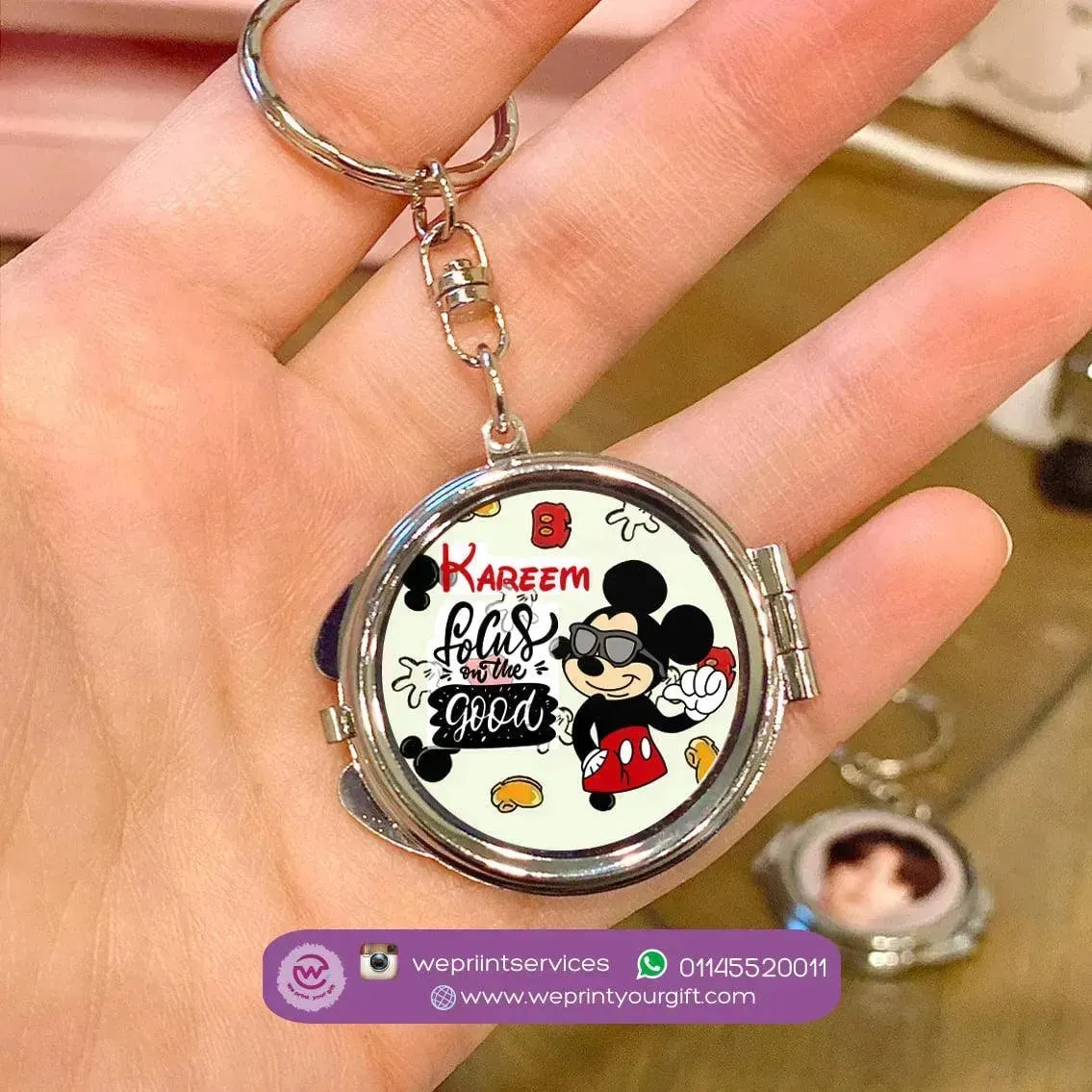 Metal Keychain -  With Inside Mirror - Minnie Mouse