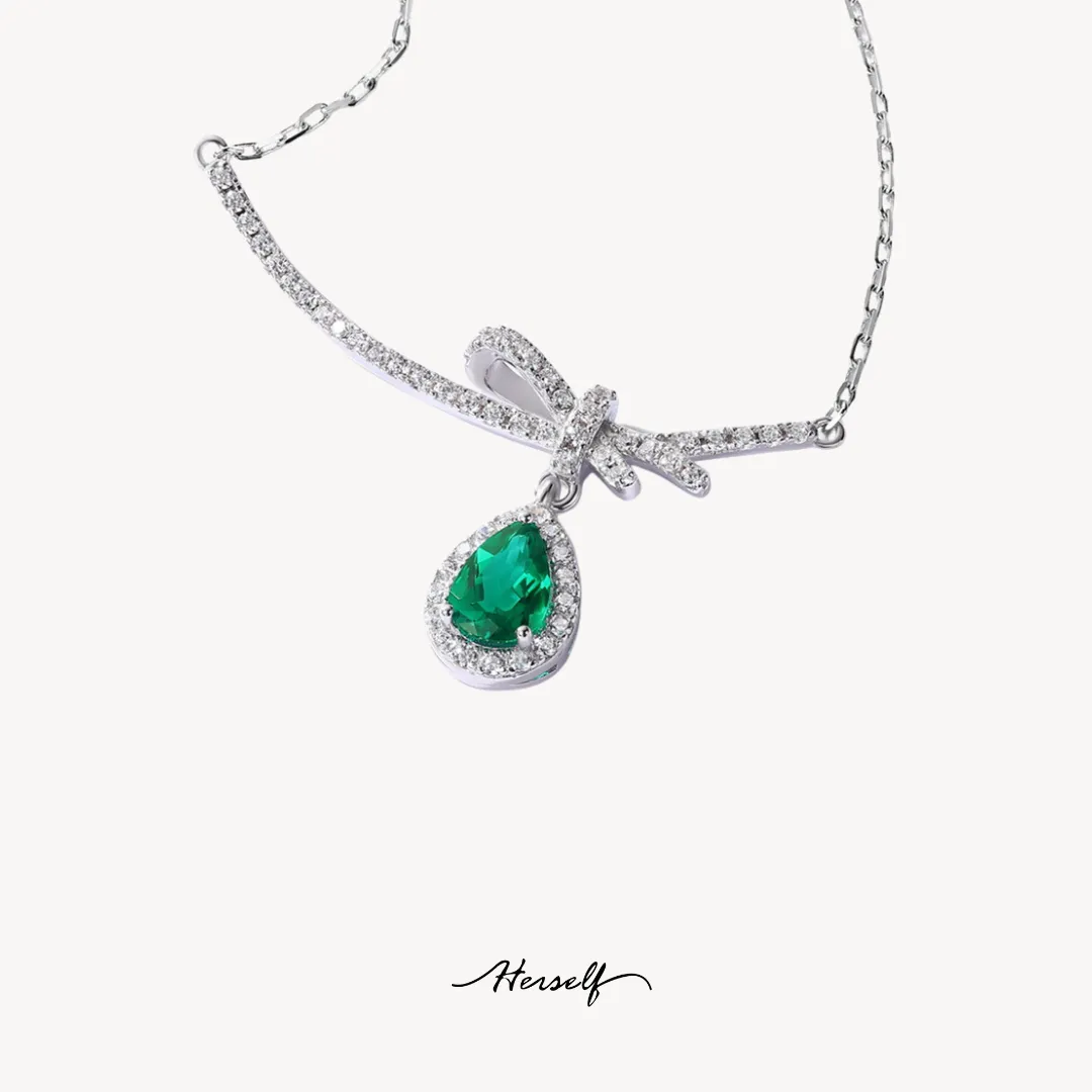 Teardrop Emerald Bow Smile Necklace